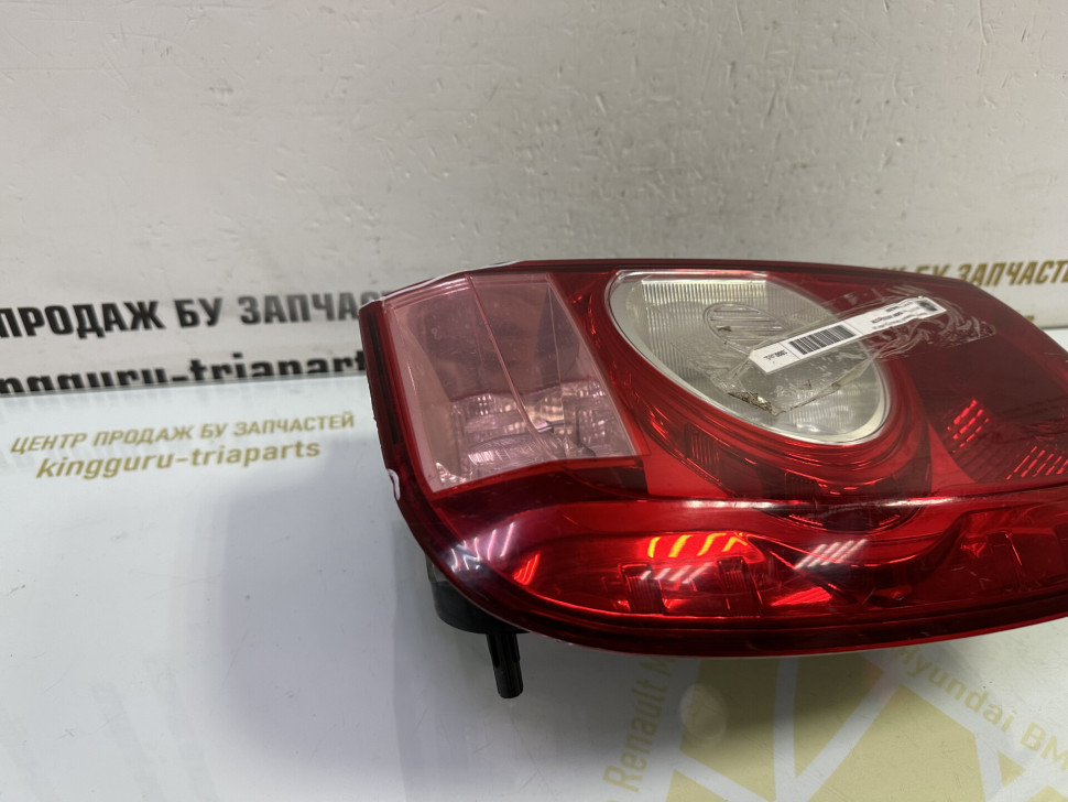 Фонарь правый Renault Duster до рестайлинг OEM 265500033R