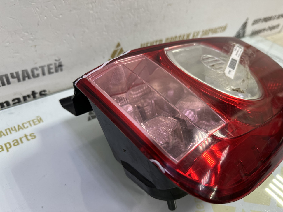 Фонарь правый Renault Duster до рестайлинг OEM 265500033R