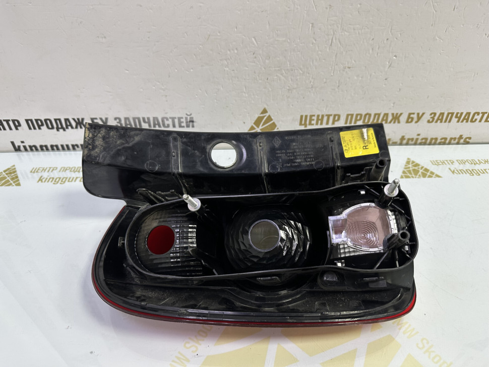 Фонарь правый Renault Duster до рестайлинг OEM 265500033R
