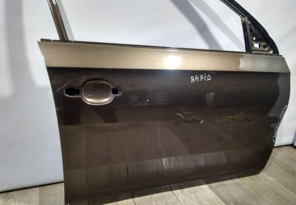 Дверь передняя правая бу Skoda Rapid OEM 6RF831056D, 5JA831052B