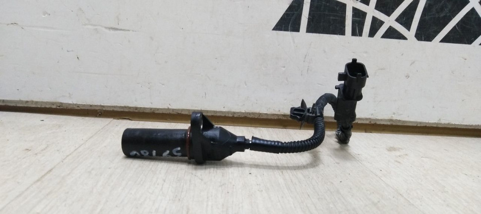 Датчик положения коленвала Hyundai - Kia oem 391802B000