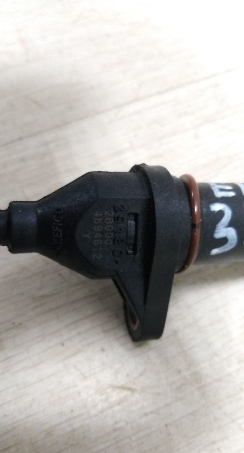 Датчик положения коленвала Hyundai - Kia oem 391802B000 Датчик положения коленвала Hyundai - Kia oem 391802B000