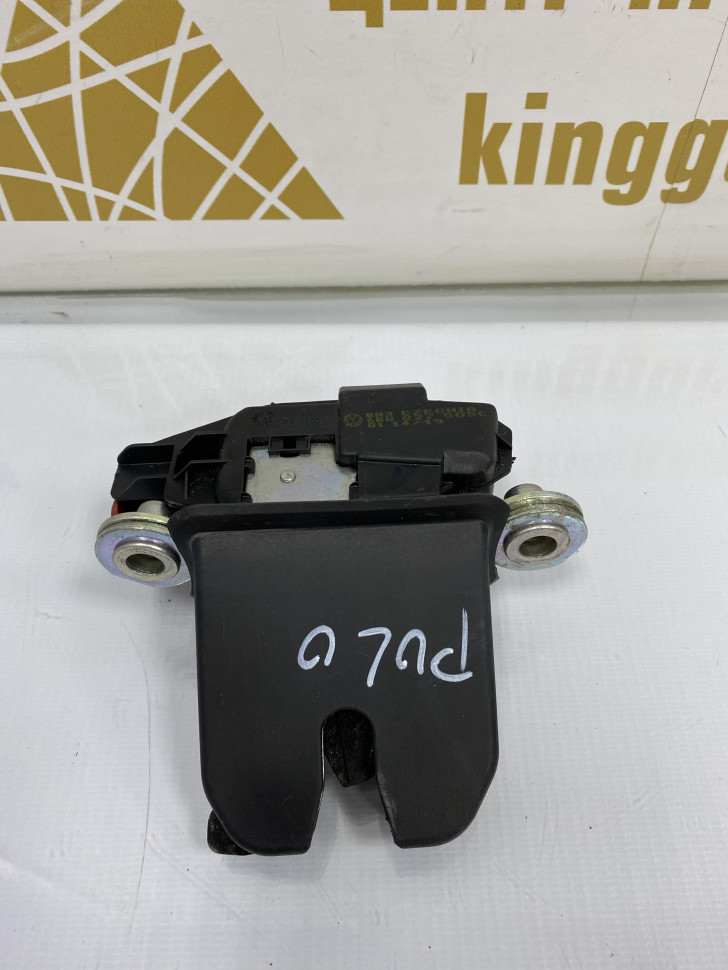 Замок багажника Volkswagen Polo 5 2009 OEM 6RU827505C