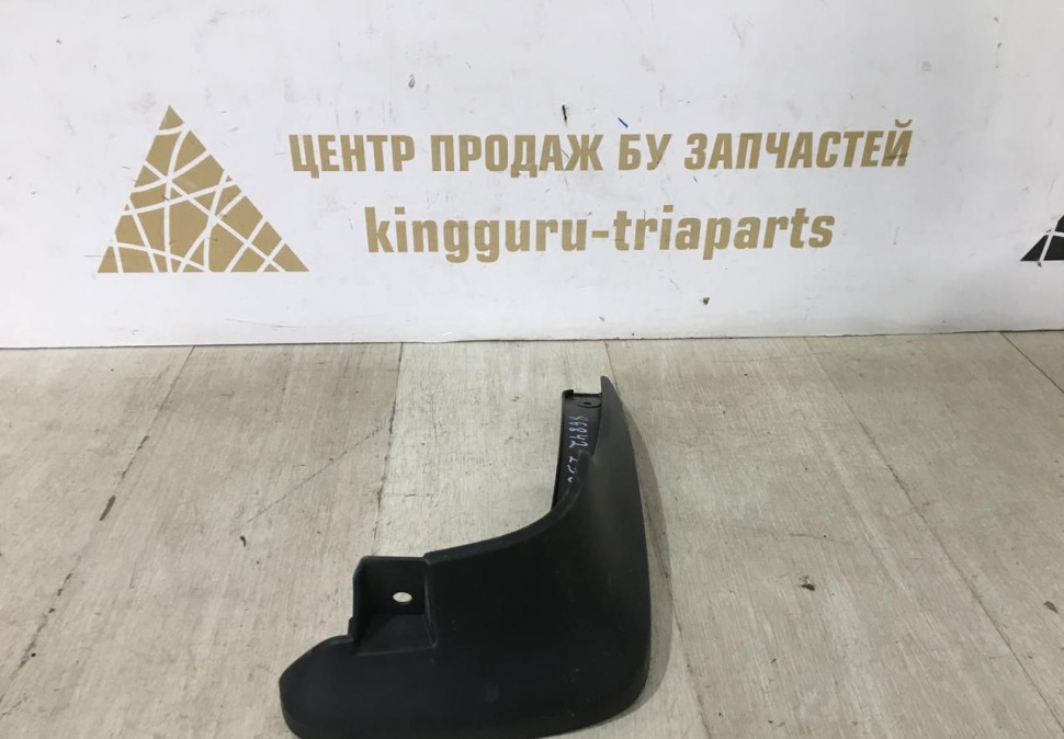 Брызговик задний правый Hyundai ix35 2010  Oem 868422S000
