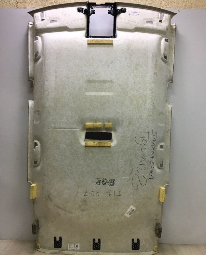 Обивка потолка Volkswagen Tiguan 2 oem 5na867506a Обивка потолка Volkswagen Tiguan 2 oem 5na867506a