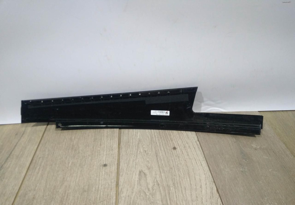 Накладка двери задняя левая бу BMW X6 F16 OEM 51357317799 Накладка двери задняя левая бу BMW X6 F16 OEM 51357317799