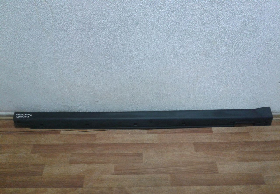 Накладка порога левая Hyundai Santa Fe 3 (12>) oem 877512w000