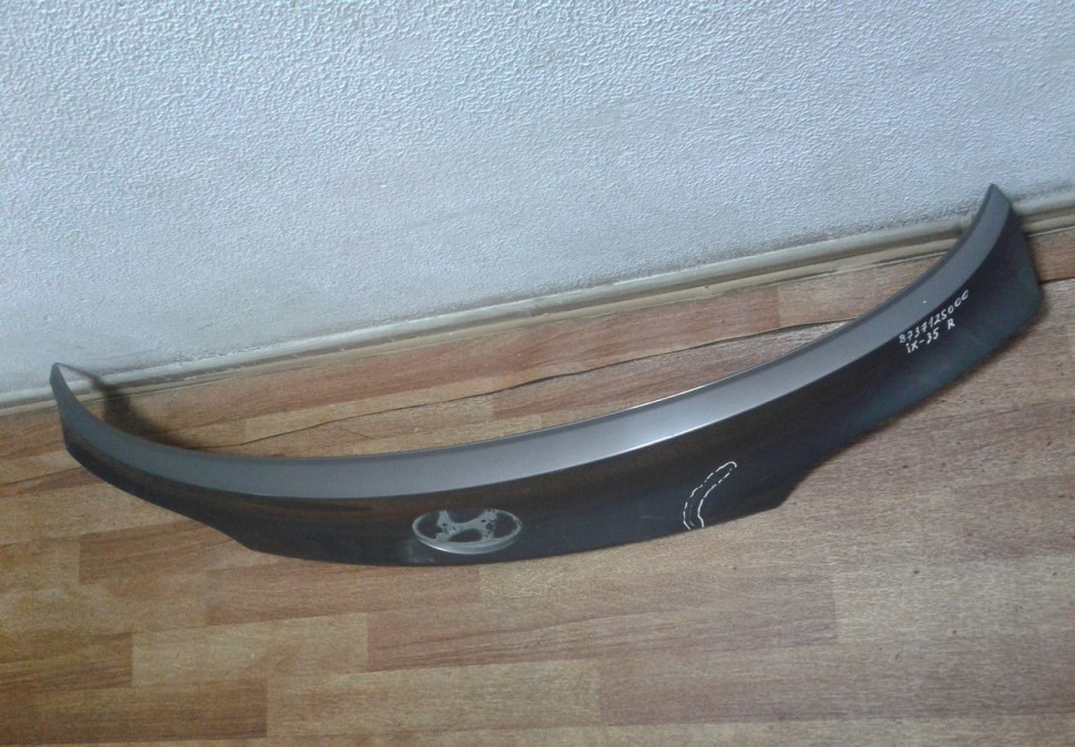 Накладка крышки багажника Hyundai ix35 (трещина) oem 873712s000
