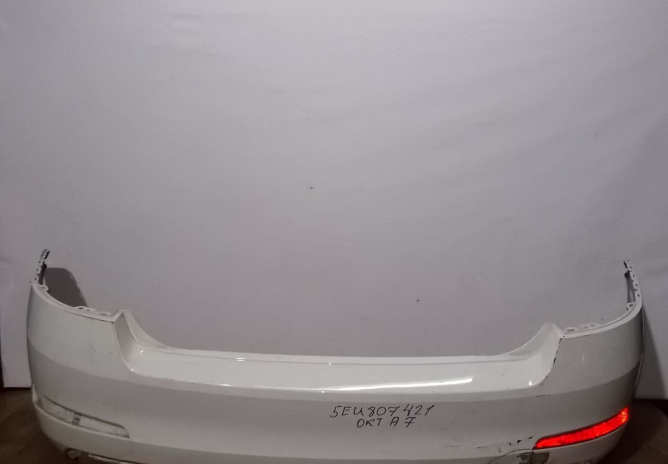Бампер задний бу Skoda Octavia A7 OEM 5EU807421