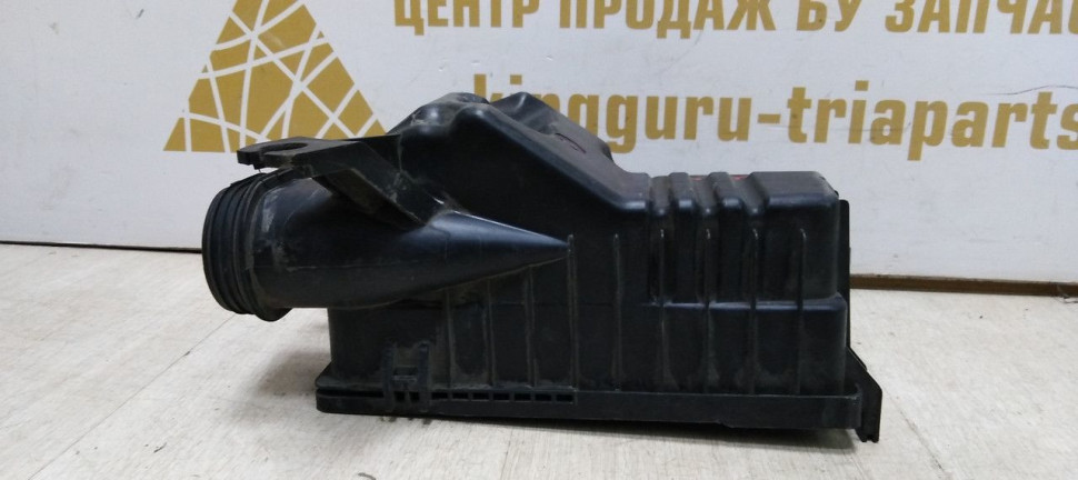 Корпус воздушного фильтра нижний Hyundai Solaris 2 17-20 oem 28112h8100