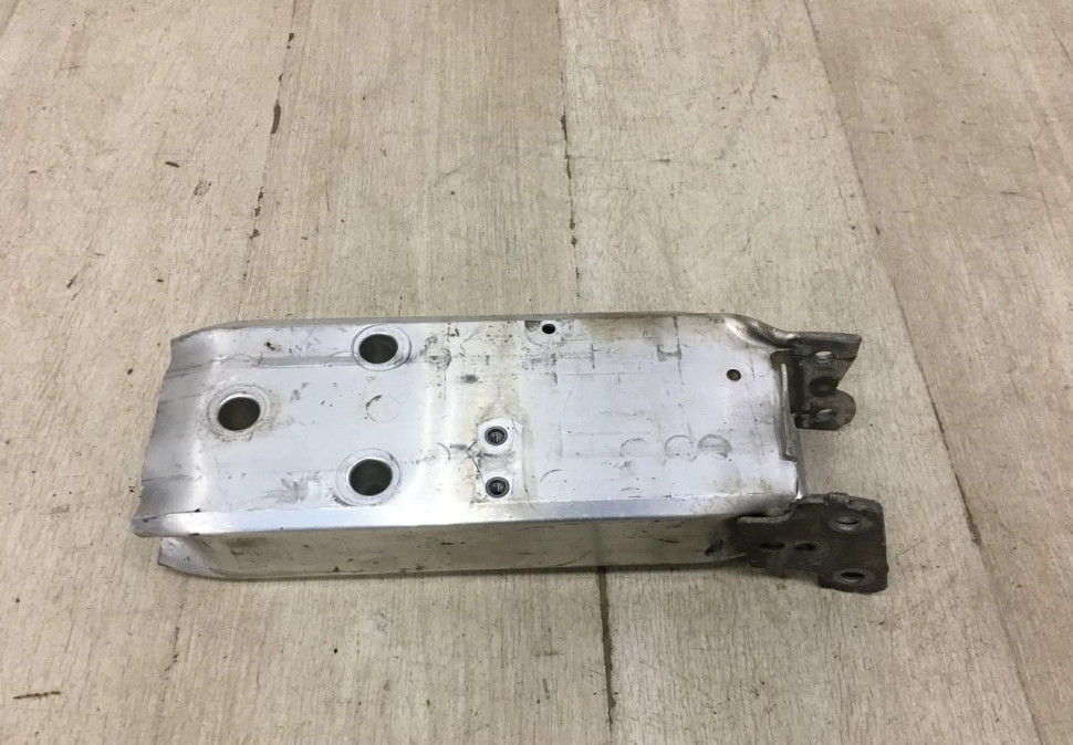 Кронштейн переднего усилителя левый BMW 1 F20 OEM 51117266191 Кронштейн переднего усилителя левый BMW 1 F20 OEM 51117266191