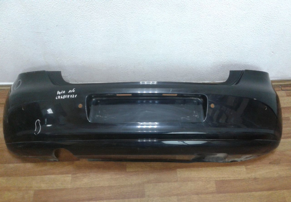 Бампер задний Volkswagen Polo х/б oem 6r6807421 (мал. трещины)