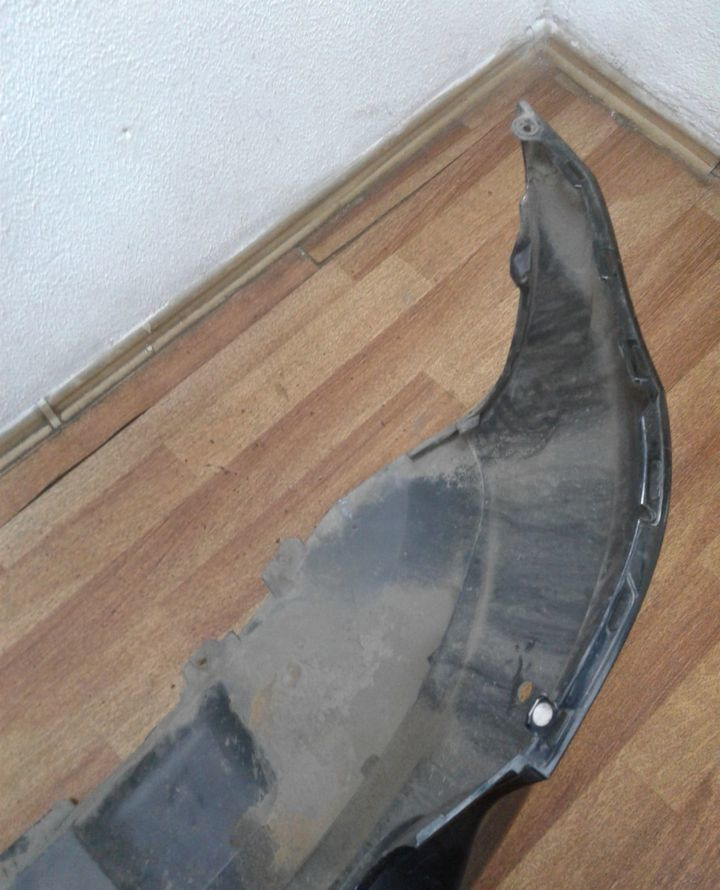 Бампер задний Volkswagen Polo х/б oem 6r6807421 (мал. трещины)