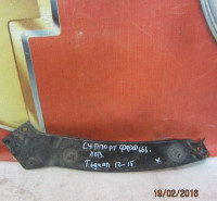 Суппорт фары левый Volkswagen Tiguan 12-15 бу