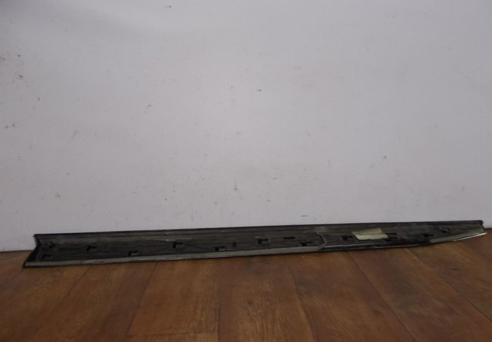 Молдинг двери передний правый бу Skoda Superb 3 OEM 3V0853294 Молдинг двери передний правый бу Skoda Superb 3 OEM 3V0853294