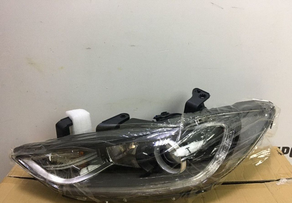 Фара левая Hyundai Elantra 6 AD до рест oem 92101f2100