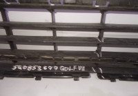 Решетка переднего бампера Volkswagen Golf 7 oem 5g0853677 (трещина) (скл-3)