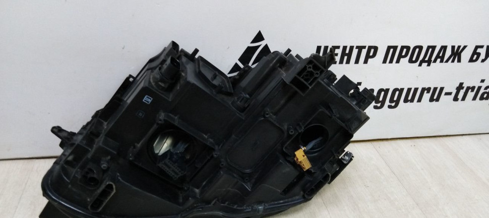 Фара правая LED Volkswagen Tiguan 2 oem 5NB941036D Фара правая LED Volkswagen Tiguan 2 oem 5NB941036D