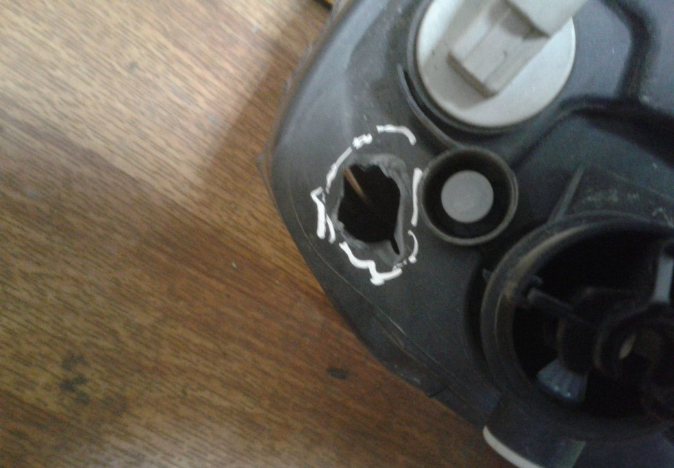 Фара правая Renault Logan oem 820074454 (слом 1 креп) Фара правая Renault Logan oem 820074454 (слом 1 креп)