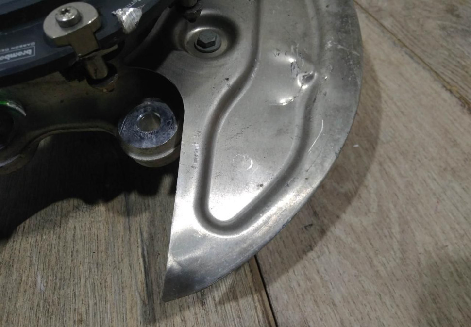 Кулак задний левый бу BMW 5 M F90 OEM 33307857065 Кулак задний левый бу BMW 5 M F90 OEM 33307857065