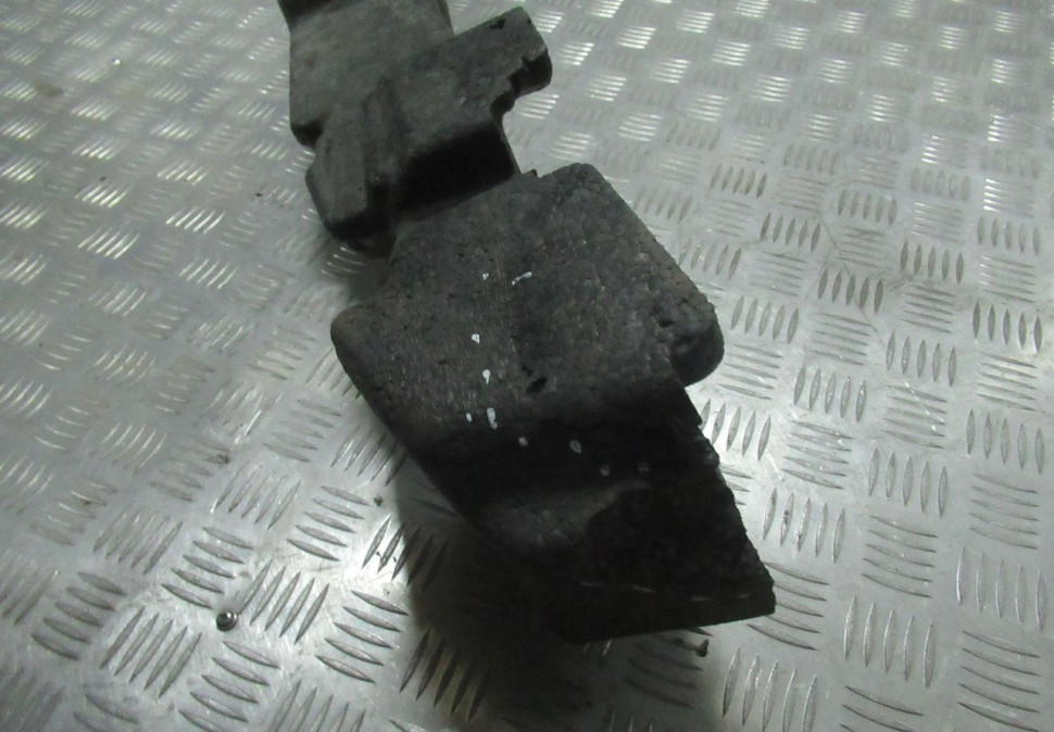 Абсорбер переднего бампера Hyundai Solaris 2 oem 86520h5000 Абсорбер переднего бампера Hyundai Solaris 2 oem 86520h5000