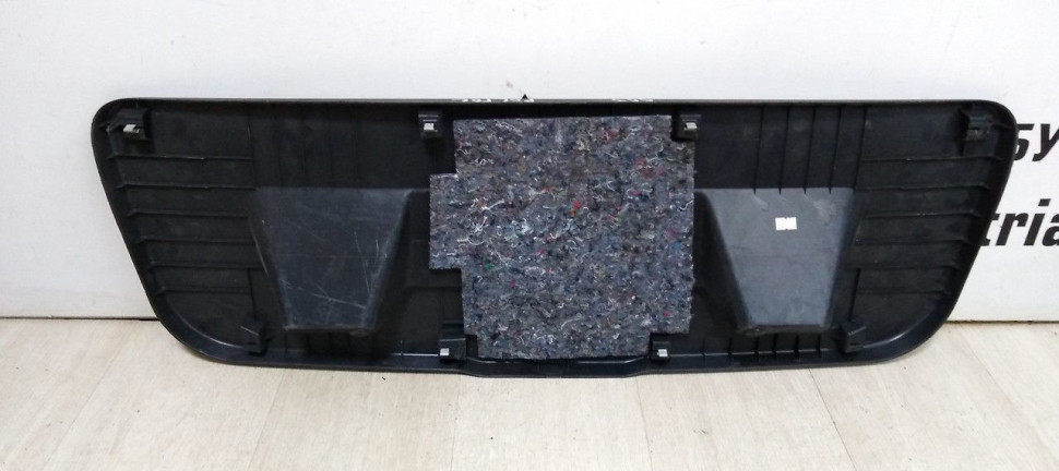 Обшивка крышки багажника Volkswagen Polo седан oem 6ru867605 (скл-3)