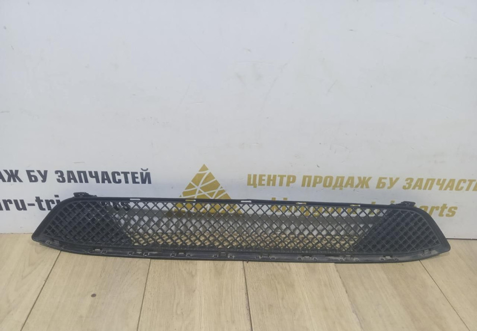 Решётка переднего бампера бу BMW X1 E84 OEM 51117303752