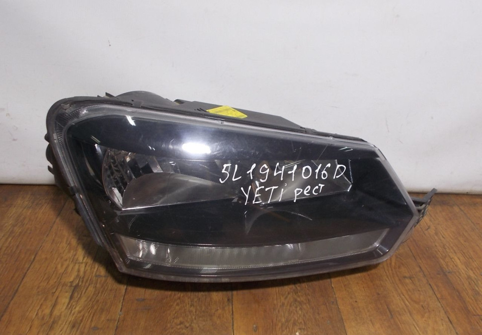 Фара правая бу Skoda Yeti OEM 5L1941016D