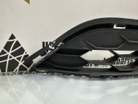Решетка переднего бампера Volkswagen Tiguan 2 дорестайлинг 2016 OEM 5NA853677D