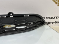 Решетка переднего бампера Volkswagen Tiguan 2 дорестайлинг 2016 OEM 5NA853677D