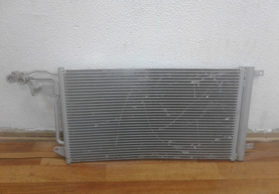 Радиатор кондиционера Volkswagen Polo oem 6c0816411b