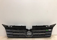 Решетка радиатора Volkswagen Tiguan 2 (16>) oem 5na853651g (трещина) (слом.мал.часть.)