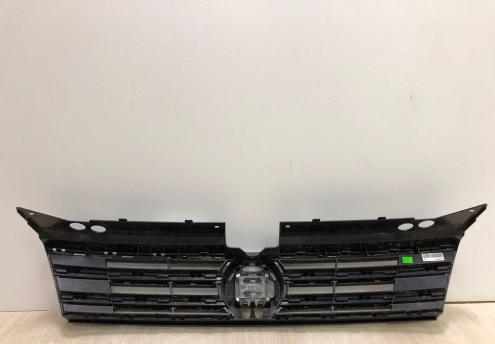 Решетка радиатора Volkswagen Tiguan 2 (16>) oem 5na853651g (трещина) (слом.мал.часть.) Решетка радиатора Volkswagen Tiguan 2 (16>) oem 5na853651g (трещина) (слом.мал.часть.)