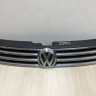 Решетка радиатора Volkswagen Touareg NF (14>) oem 7P6853653 (трещина) Решетка радиатора Volkswagen Touareg NF (14>) oem 7P6853653 (трещина)
