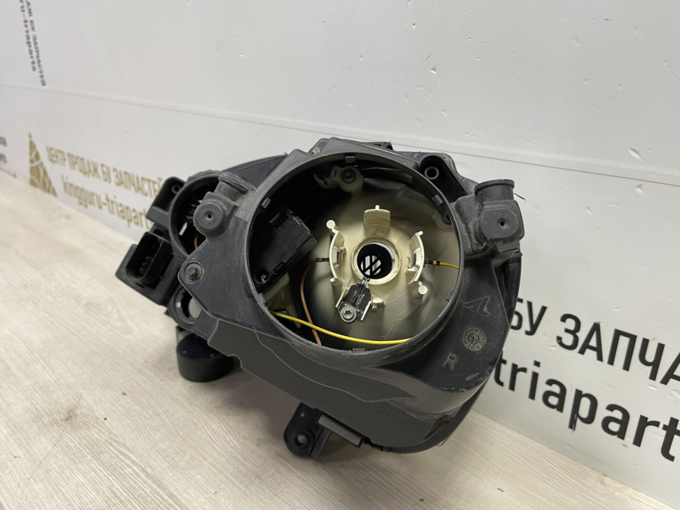 Фара правая Volkswagen Golf 5 04-09 Oem 1K6941006P