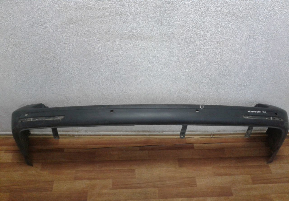 Бампер задний Volkswagen Transporter T5  (дефект) oem 7e0807417