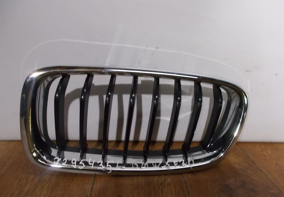 Решетка радиатора левая бу BMW 3 F30 OEM 7295435