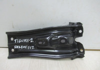 Кронштейн замка капота  Volkswagen Tiguan 2 oem 5na805567