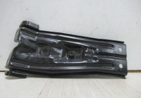 Кронштейн замка капота  Volkswagen Tiguan 2 oem 5na805567