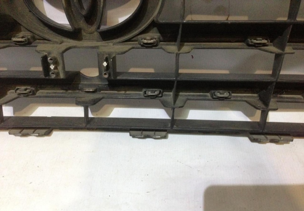 Решетка радиатора Toyota Land Cruiser 200 oem 5311460110 Решетка радиатора Toyota Land Cruiser 200 oem 5311460110