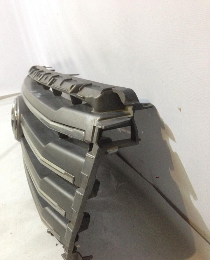 Решетка радиатора Toyota Land Cruiser 200 oem 5311460110 Решетка радиатора Toyota Land Cruiser 200 oem 5311460110