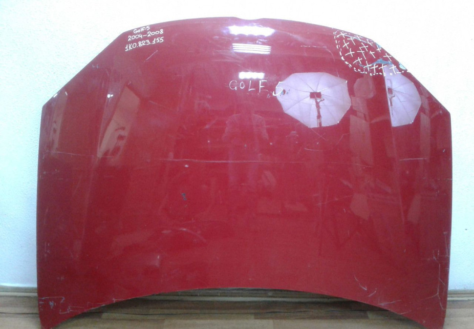 Капот Volkswagen Golf 5 oem 1k0823155 (вмятина)