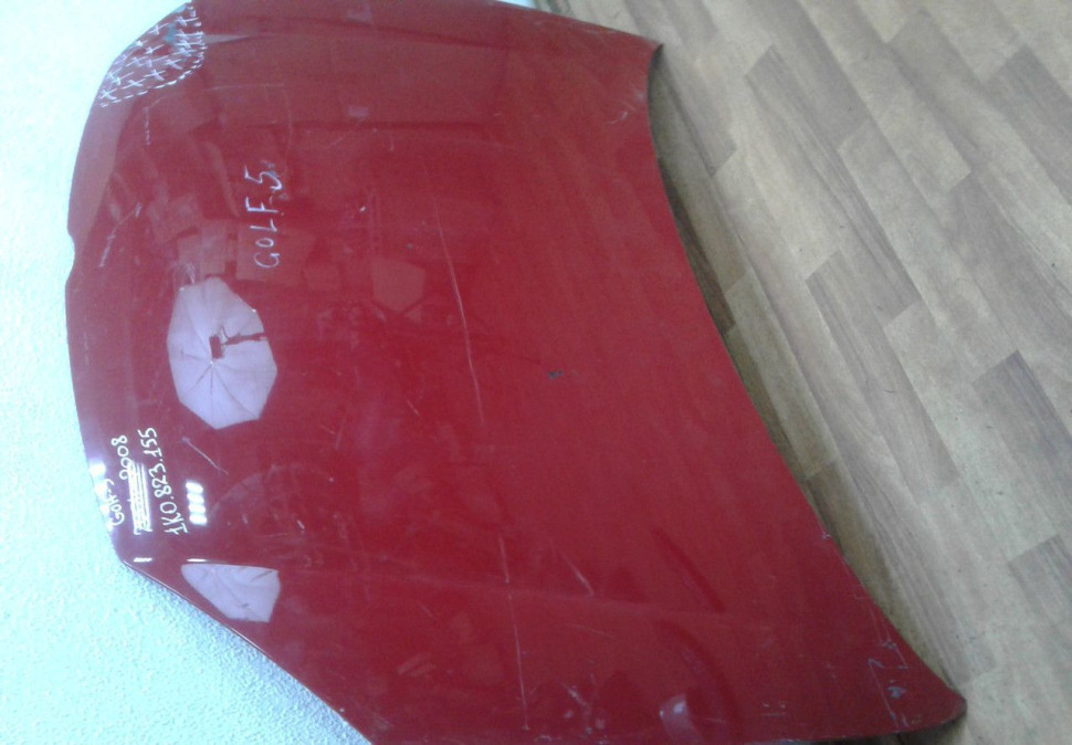 Капот Volkswagen Golf 5 oem 1k0823155 (вмятина)
