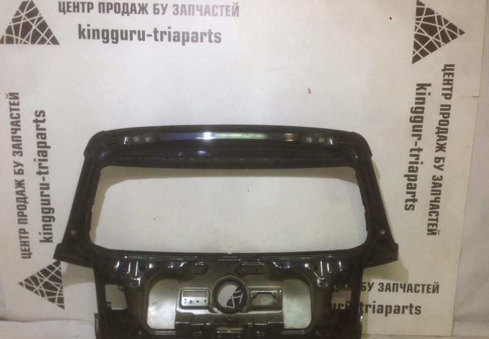 Крышка багажника Volkswagen Golf 6 OEM: 5K6827025J (скл-3) Крышка багажника Volkswagen Golf 6 OEM: 5K6827025J (скл-3)