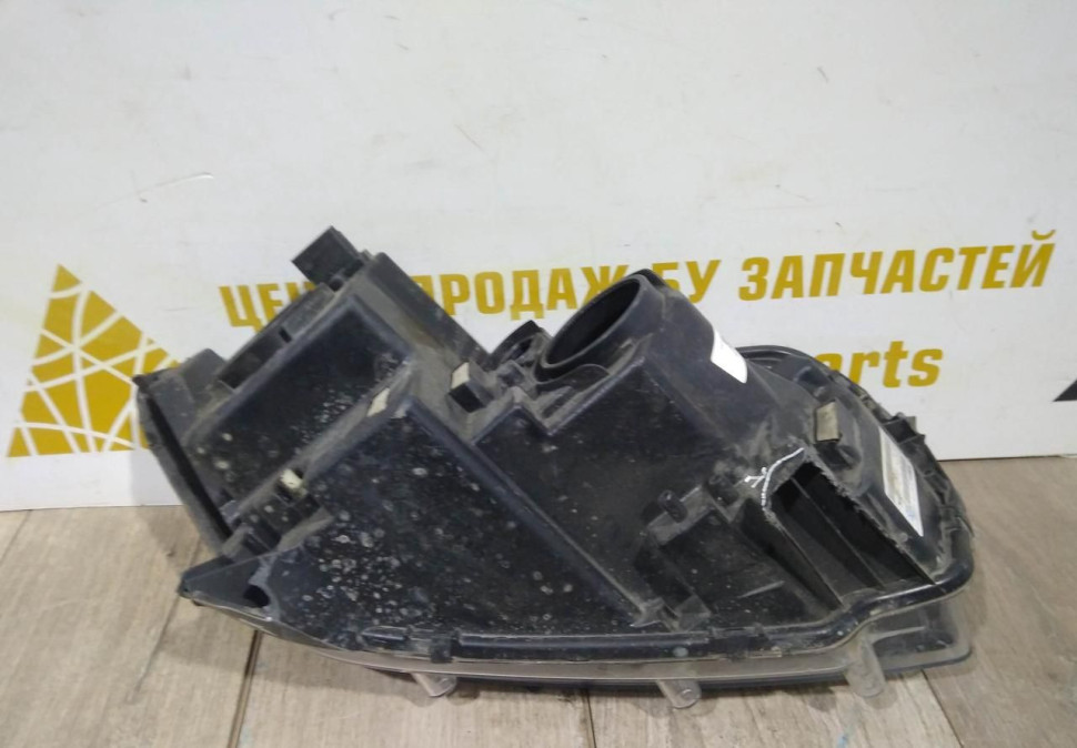 Фара левая бу Renault Logan 2 рестайлинг OEM 260601719R Фара левая бу Renault Logan 2 рестайлинг OEM 260601719R