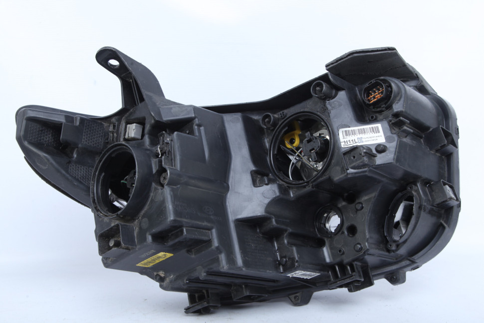 Фара левая Hyundai Starex H1 oem 921014H610 (трещ. креплений) Фара левая Hyundai Starex H1 oem 921014H610 (трещ. креплений)