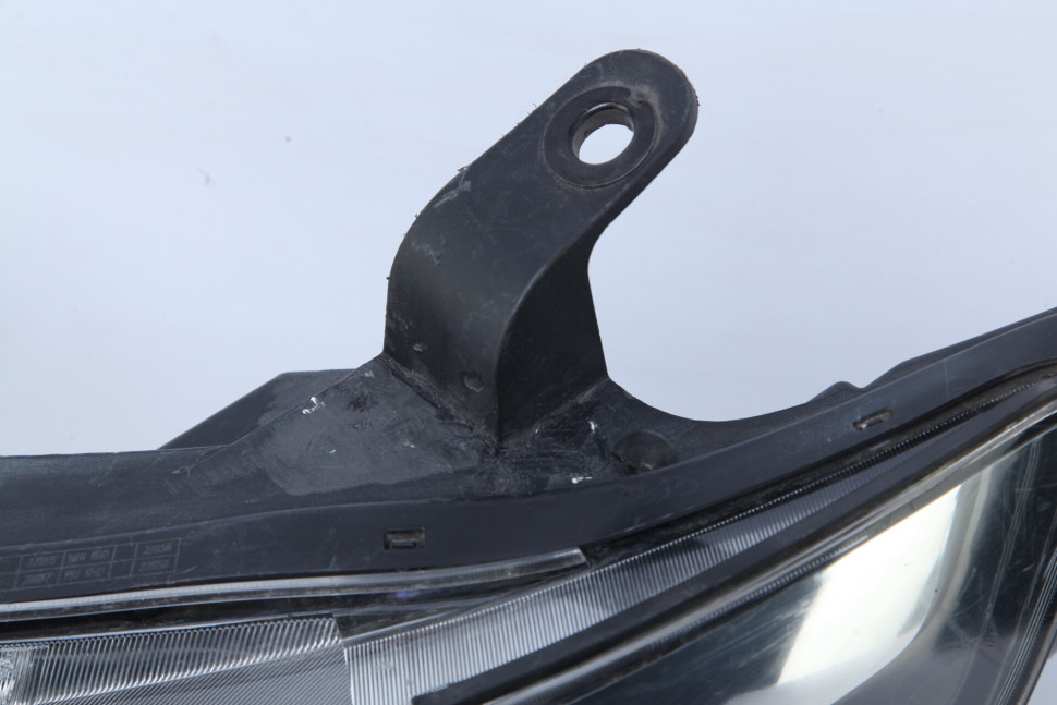 Фара левая Hyundai Starex H1 oem 921014H610 (трещ. креплений) Фара левая Hyundai Starex H1 oem 921014H610 (трещ. креплений)