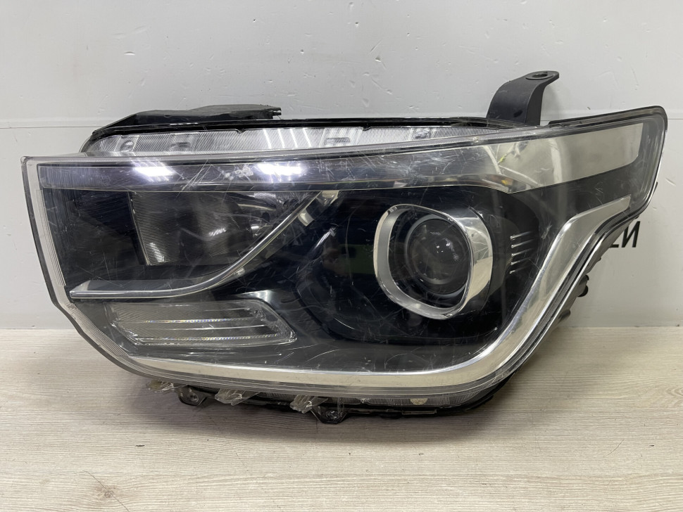 Фара левая Hyundai Starex H1 oem 921014H610 (трещ. креплений) Фара левая Hyundai Starex H1 oem 921014H610 (трещ. креплений)