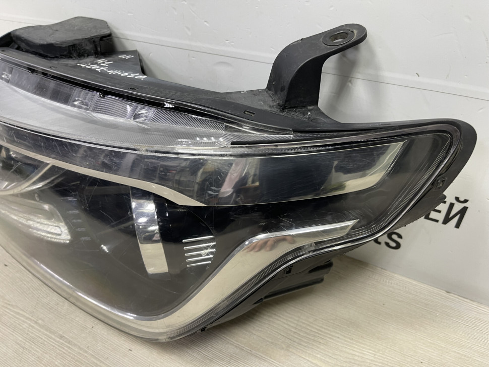 Фара левая Hyundai Starex H1 oem 921014H610 (трещ. креплений) Фара левая Hyundai Starex H1 oem 921014H610 (трещ. креплений)