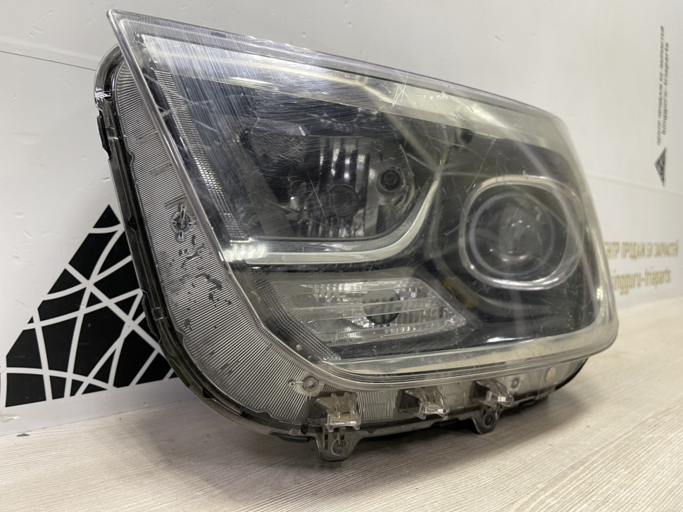 Фара левая Hyundai Starex H1 oem 921014H610 (трещ. креплений) Фара левая Hyundai Starex H1 oem 921014H610 (трещ. креплений)